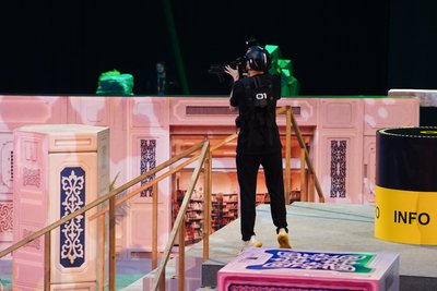 Player #01 on platform by INFO barrel