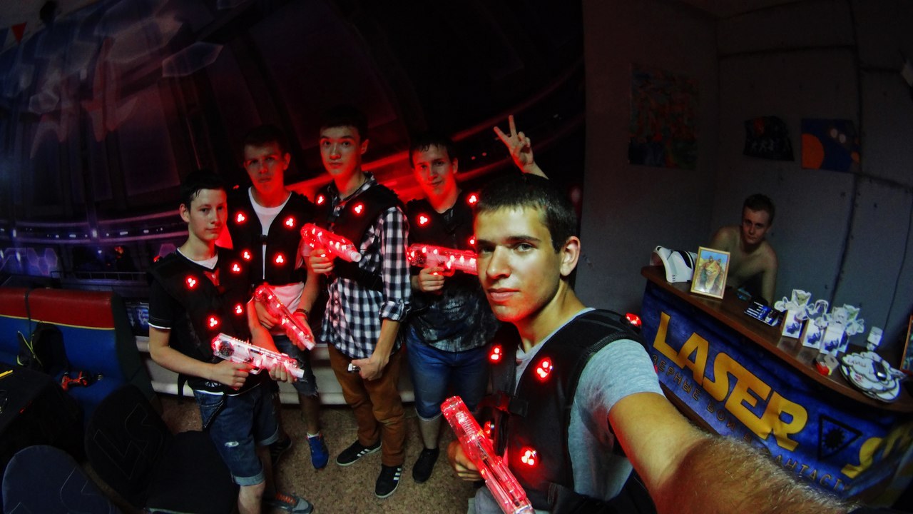 Outdoor laser tag game with LASERWAR equipment
