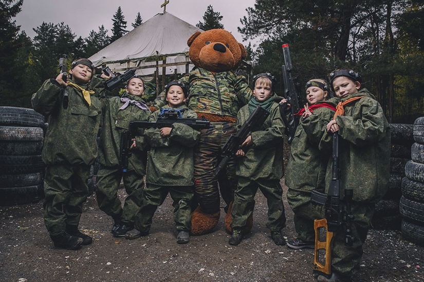 Choosing clothes and footwear for laser tag